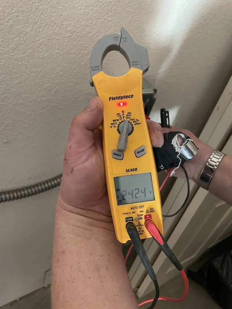 Voltage testing with clamp meter during Circuit Breaker Repair in Youngtown